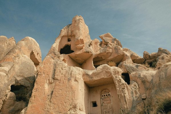 Comment explorer les villages troglodytes de la région des Pouilles en Italie hors des circuits touristiques?